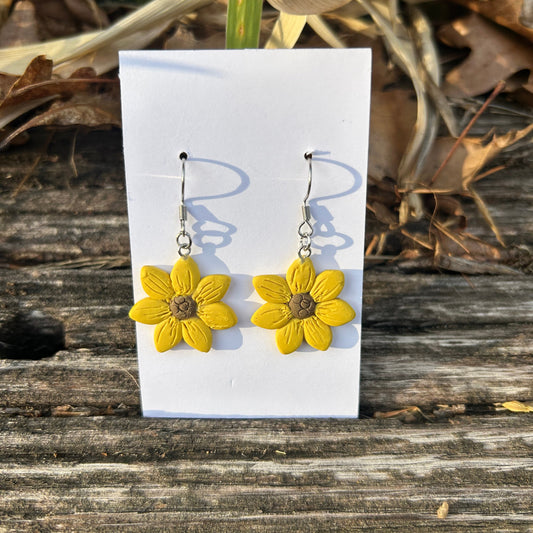 Yellow Daisy Polymer Clay Earrings – Handmade Floral Statement Earrings, Lightweight Boho Jewelry Gift for Women