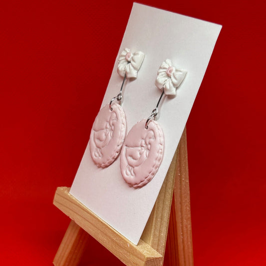 Bow & Duck Oval Dangle Earrings