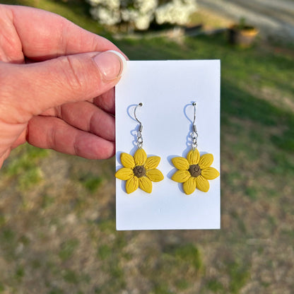 Yellow Daisy Polymer Clay Earrings – Handmade Floral Statement Earrings, Lightweight Boho Jewelry Gift for Women
