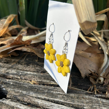 Yellow Daisy Polymer Clay Earrings – Handmade Floral Statement Earrings, Lightweight Boho Jewelry Gift for Women