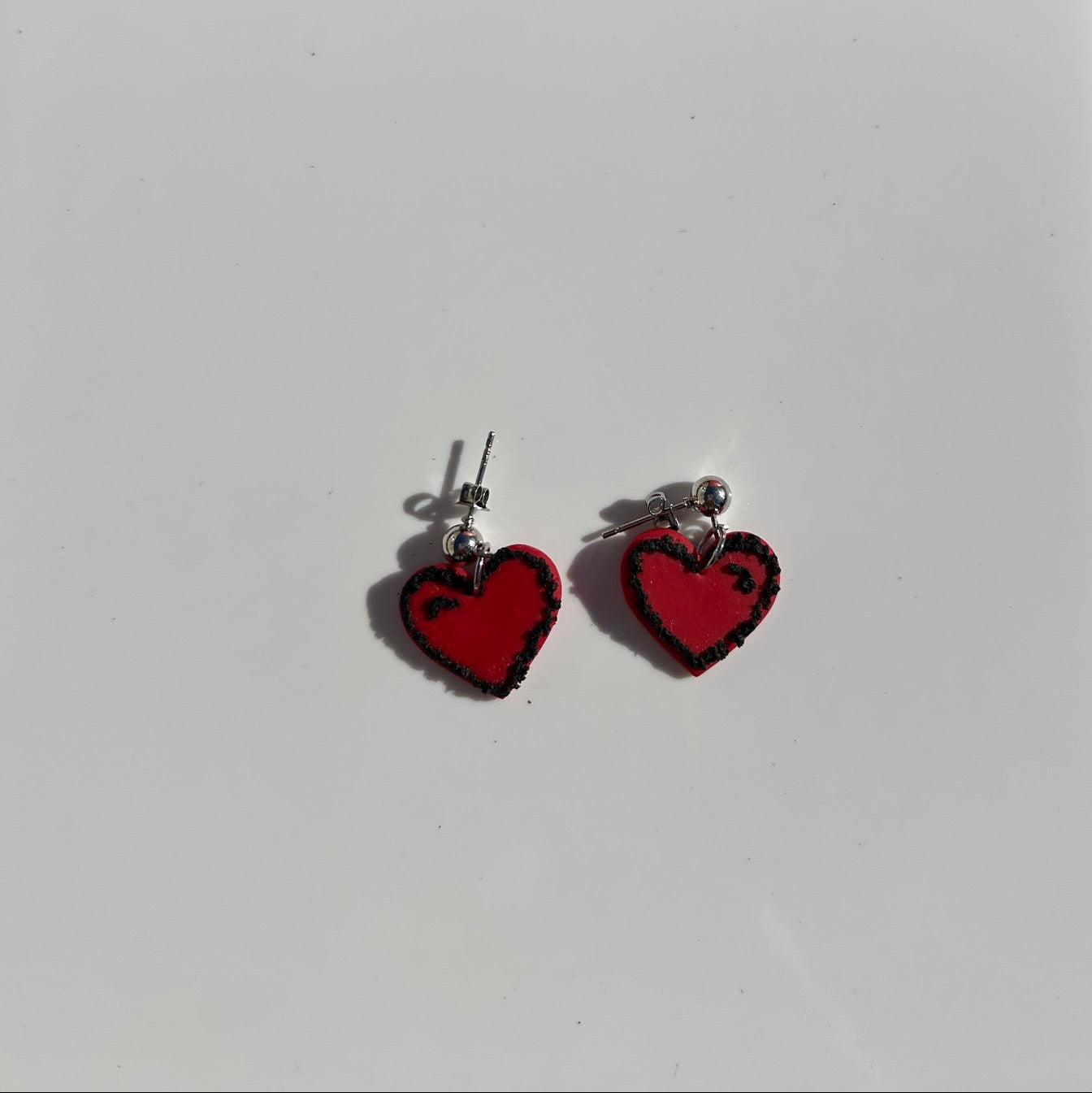 Handmade Polymer Clay Red Heart Earrings with Black Outline – Cute Romantic Jewelry for Women & Teens