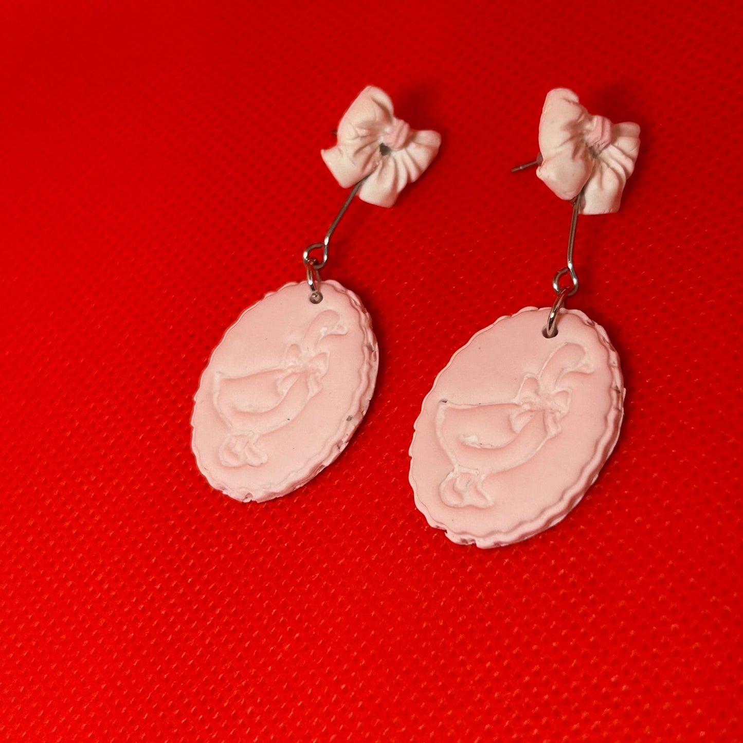 Bow & Duck Oval Dangle Earrings
